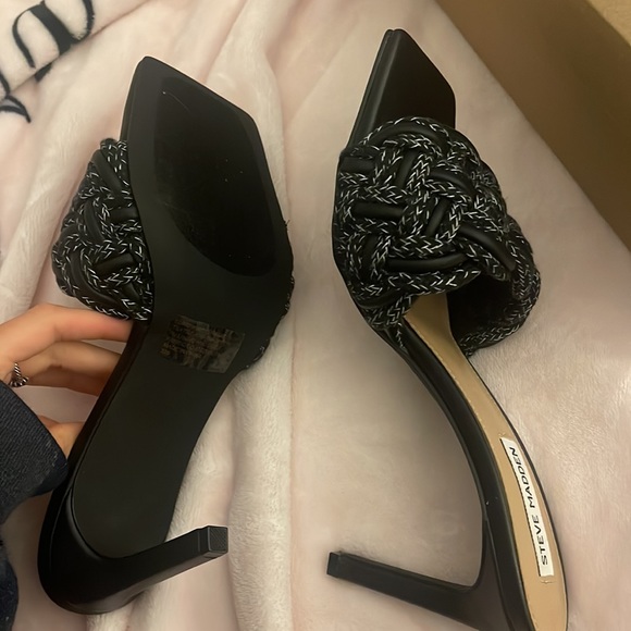 Women’s steve madden black heel 8.5 never worn - Picture 3 of 4